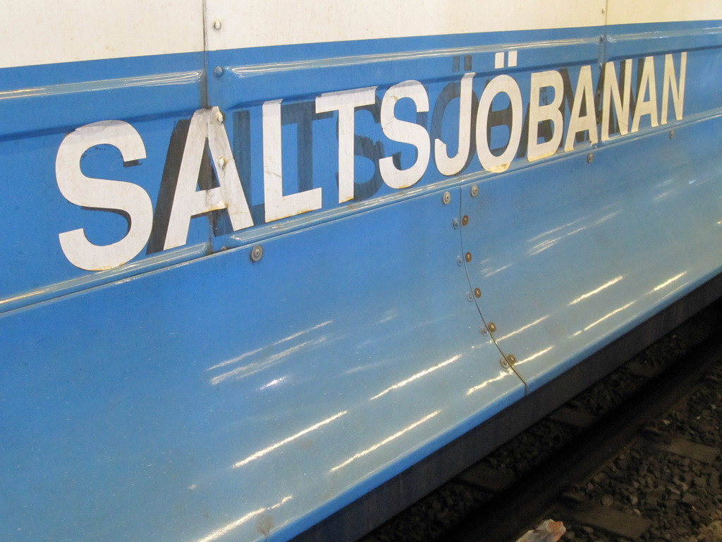 Train from Slussen to Saltsjobanan